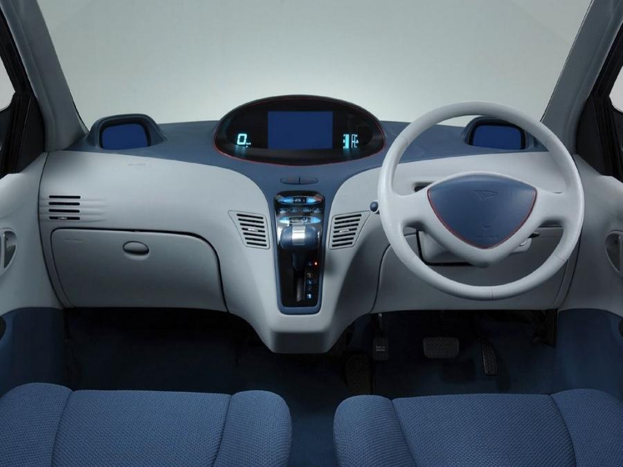  Daihatsu UFE Concept 2001 года  (фото 2 из 3)